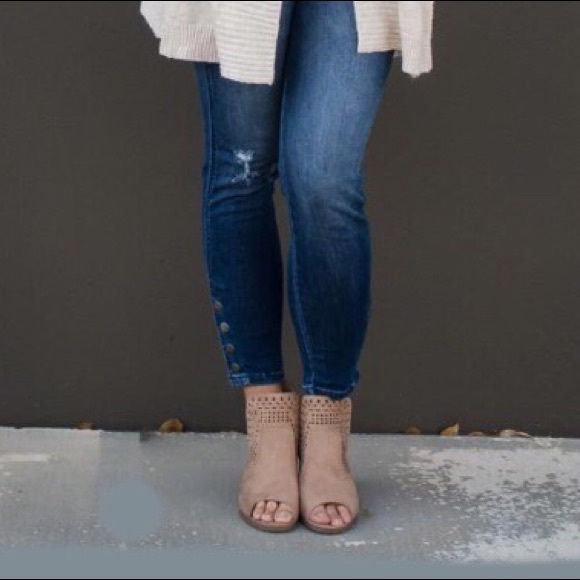 Beige faux suede peep toe cutout ankle booties✨ - Picture 4 of 7